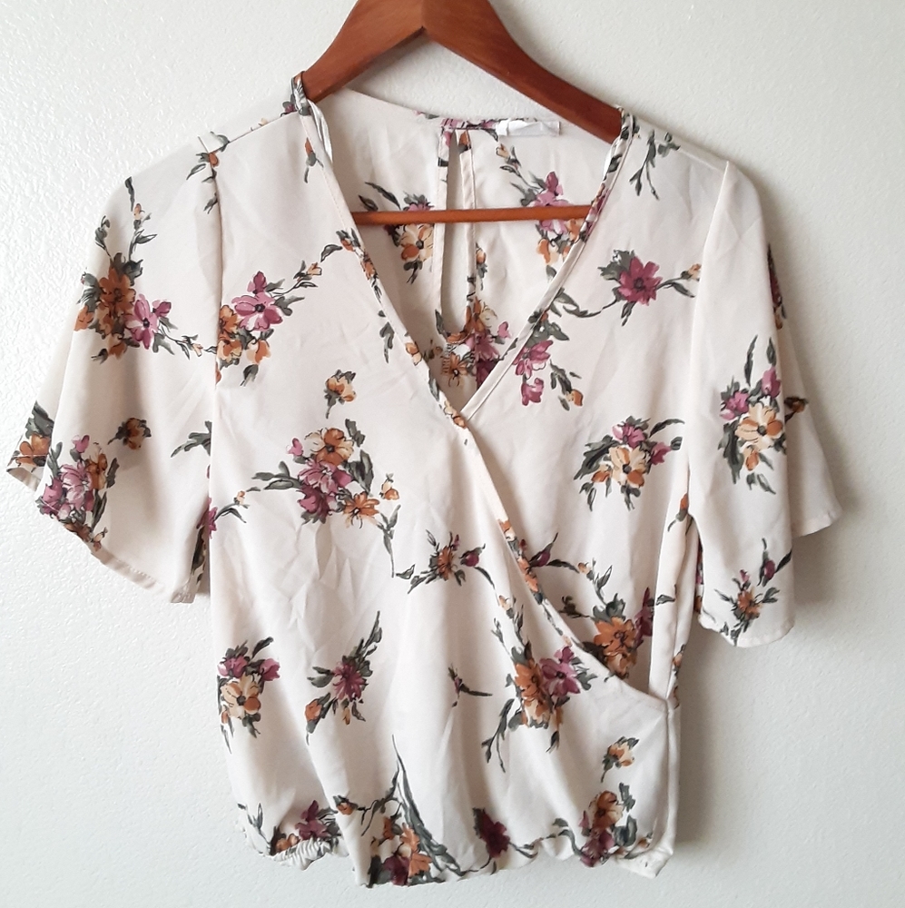 Pretty bohemian style flowy blouse.
